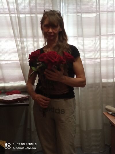  ,   Elena, 52 ,   c 