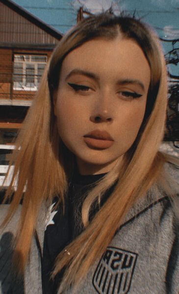 Знакомства Москва, фото девушки Юля, 22 года, познакомится для флирта, любви и романтики, cерьезных отношений