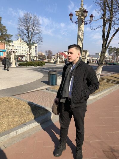  ,   Steve, 27 ,   