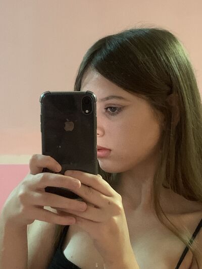  --,   Eva, 21 ,   