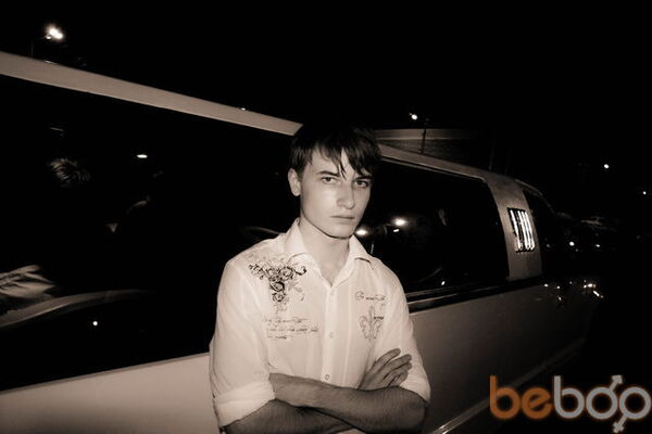  ,   Pavel, 32 ,  