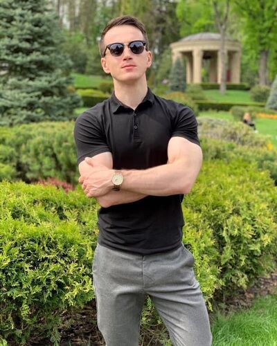  ,   Viktor, 31 ,   ,   , 