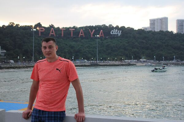  ,   Denis, 37 ,   ,   , c 