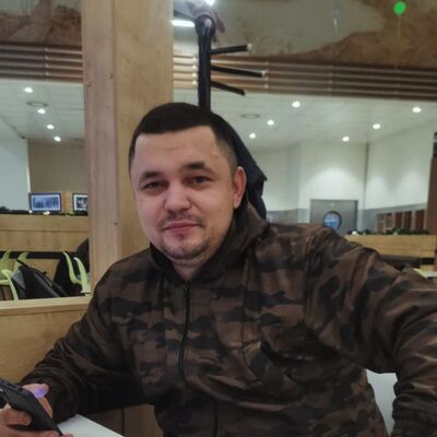 ,   Artur, 32 ,   ,   , c 