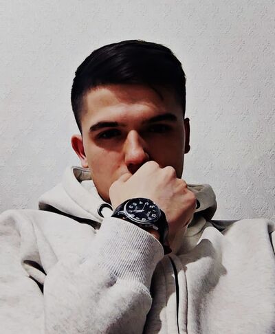  ,   Alex, 23 ,   