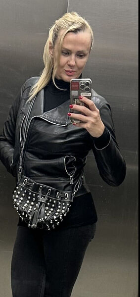  ,   Ines, 48 ,   c , 