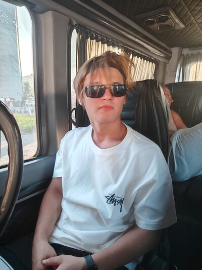  ,   Sam, 19 ,   ,   
