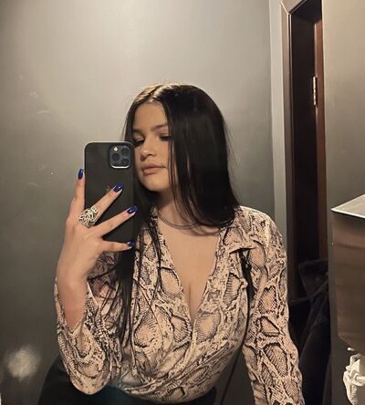  ,   Angelina, 25 ,   ,   
