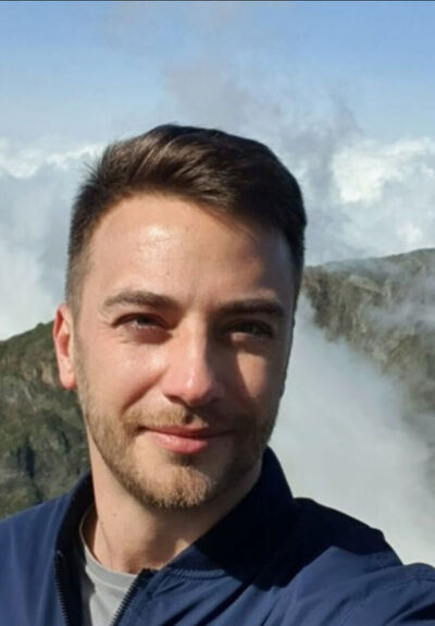  ,   Hayk, 32 ,   ,   