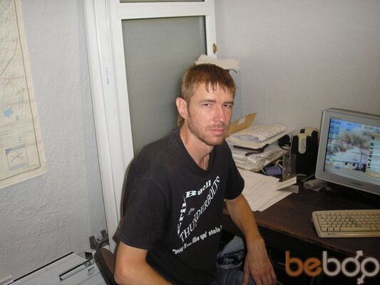  ,   Viktor, 43 ,  