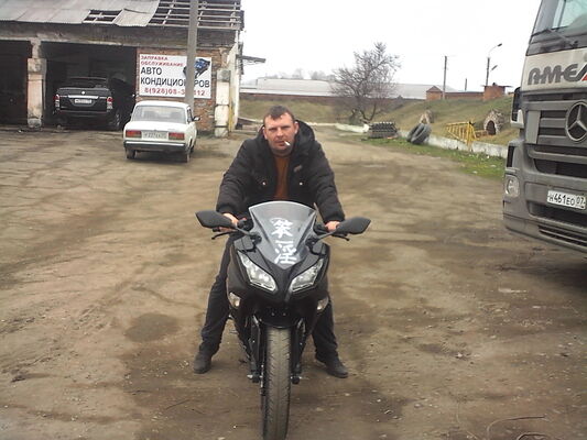  ,   De9064833178, 42 ,   