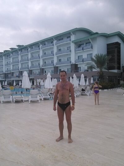  ,   Alex, 42 ,   