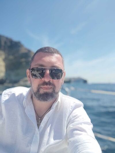  ,   LEON, 38 ,  