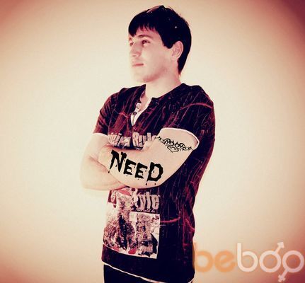  ,   Zaur, 32 ,   