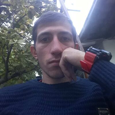  ,   Artur, 27 ,   ,   