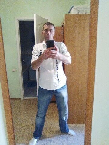  ,   Maks, 42 ,   ,   , c 