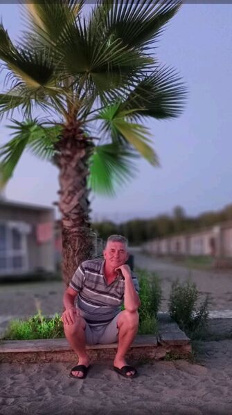  ,   Fanis, 53 ,   ,   , c , 