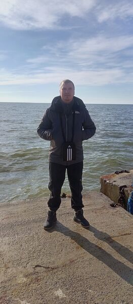  ,   Valentin, 35 ,   ,   