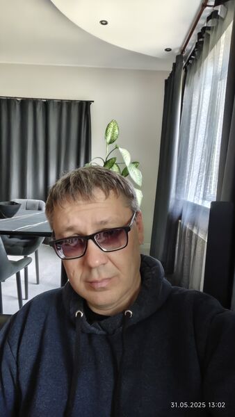  ,   Valentin, 45 ,   c 