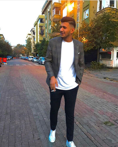  Praha,   Yunus emre, 27 ,   ,   