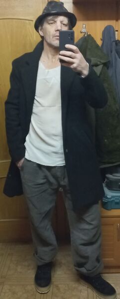  ,   Serge, 46 ,   ,   