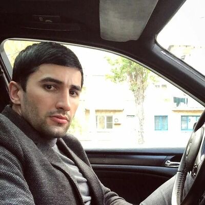  ,   Artur, 41 ,   ,   