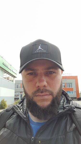  ,   LEON, 37 ,   ,   