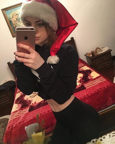  ,   Milanka, 25 ,   ,   , c 