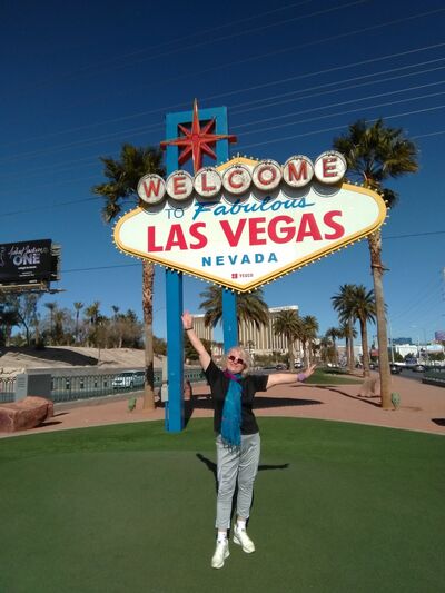  ,   Lora, 61 ,     , c 