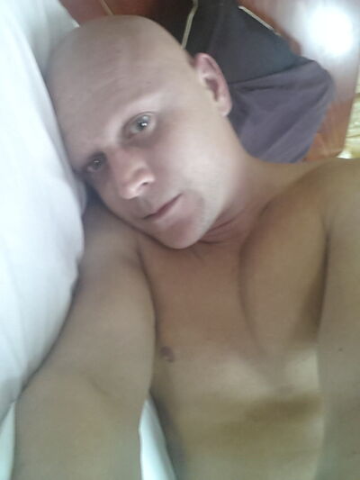  ,   Maixim, 43 ,     , c 