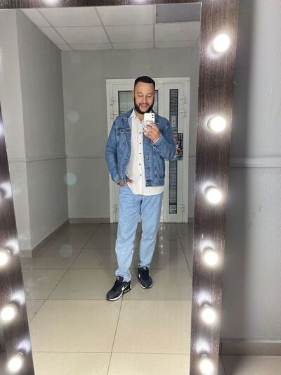  ,   Arthur, 29 ,   ,   