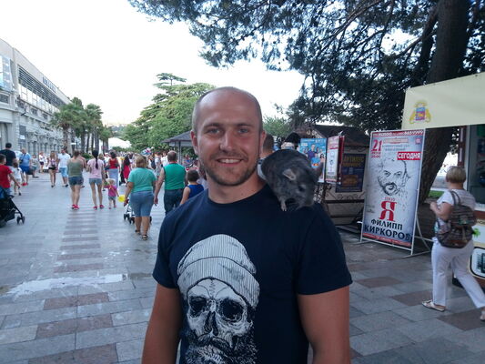  ,   Alex, 35 ,   