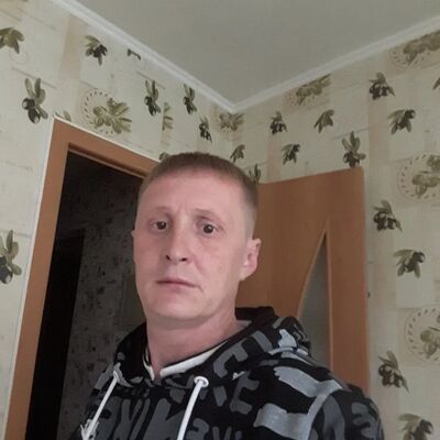  ,   Viktor, 40 ,   ,   