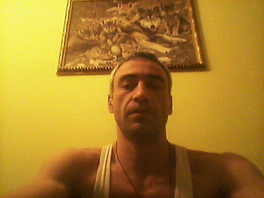  ,   Viktor, 40 ,   