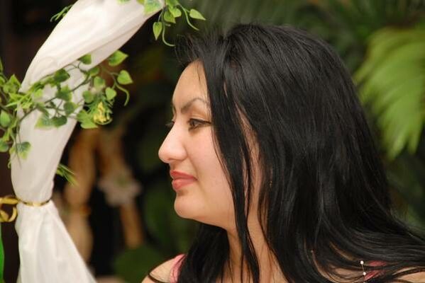  ,   Zara, 42 ,  