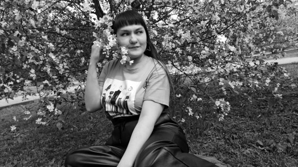  --,   Anna, 33 ,   ,   , c , 