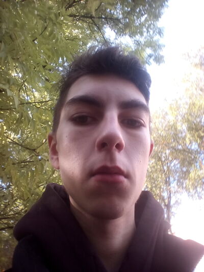  ,   Denis, 21 ,   ,   , c , 