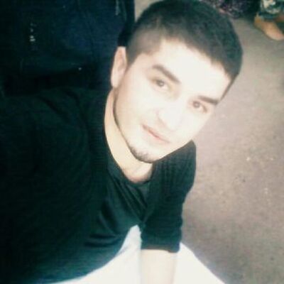  ,   Ali, 32 ,   ,   