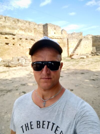  ,   Andrei, 44 ,  