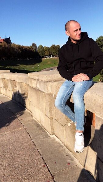  ,   Denis, 32 ,   ,   