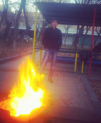  ,   Davit, 25 ,   