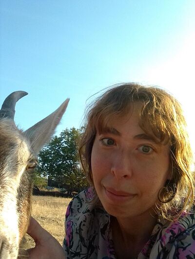  ,   Elena, 38 ,   c 