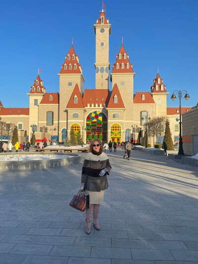  -,   Elena, 47 ,   c 