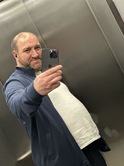  ,   Ruslan, 42 ,   ,   , c , 