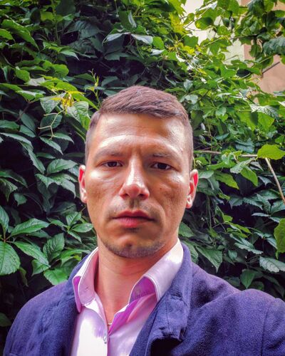  -,   Ali, 32 ,   ,   