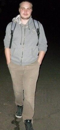  ,   Viktor, 33 ,   