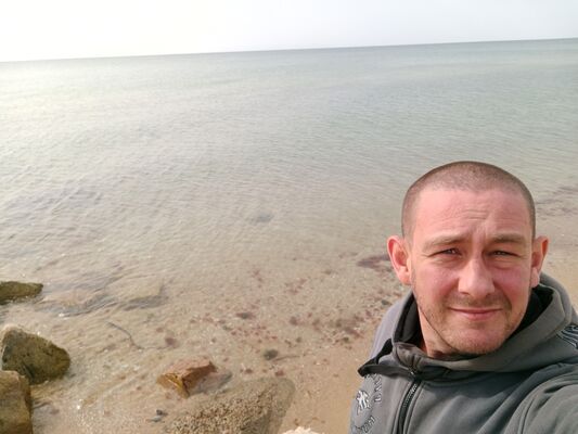  ,   Dimon, 39 ,  