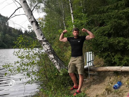   ,   Mickk, 40 ,   ,   , c 