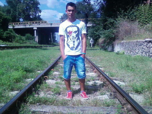  ,   Cristys, 29 ,   