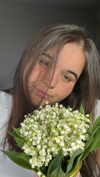  ,   Samira, 19 ,   c 